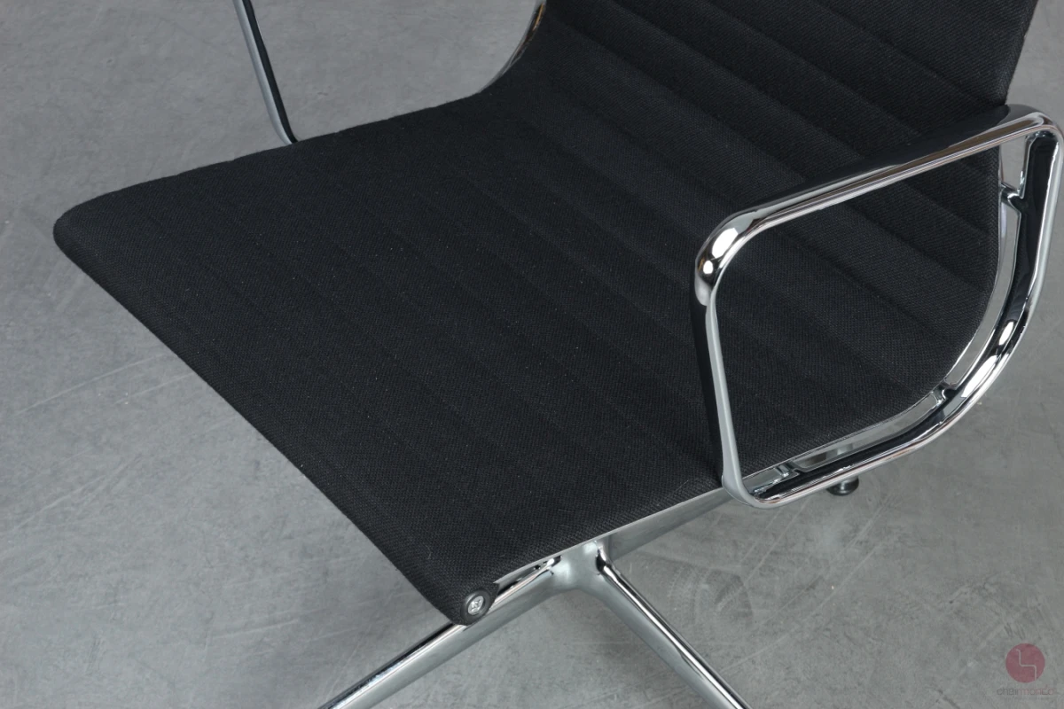 Vitra EA 108 Aluminium Chair Hopsak Schwarz gebraucht
