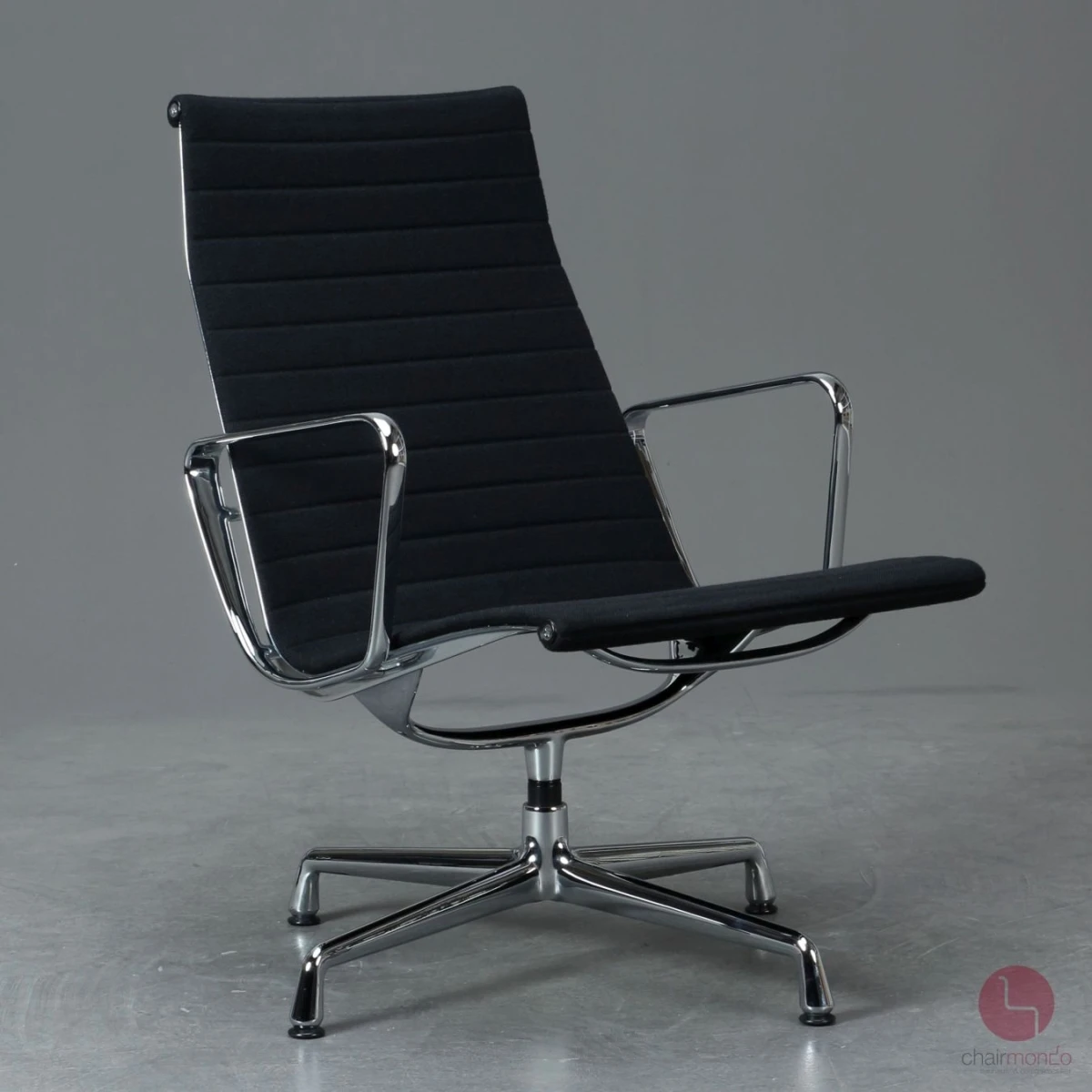 Vitra-EA-116-Hopsak-Schwarz-gebraucht-Frontansicht-S4770