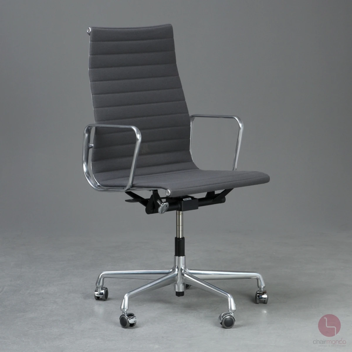 Vitra EA 119 Bürostuhl mit grauem Hopsak gebraucht