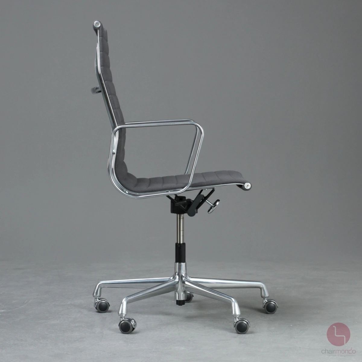 Vitra EA 119 Bürostuhl mit grauem Hopsak gebraucht
