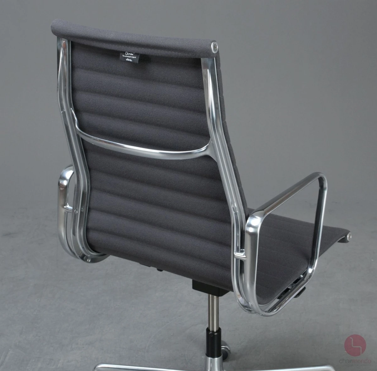 Vitra EA 119 Bürostuhl mit grauem Hopsak gebraucht