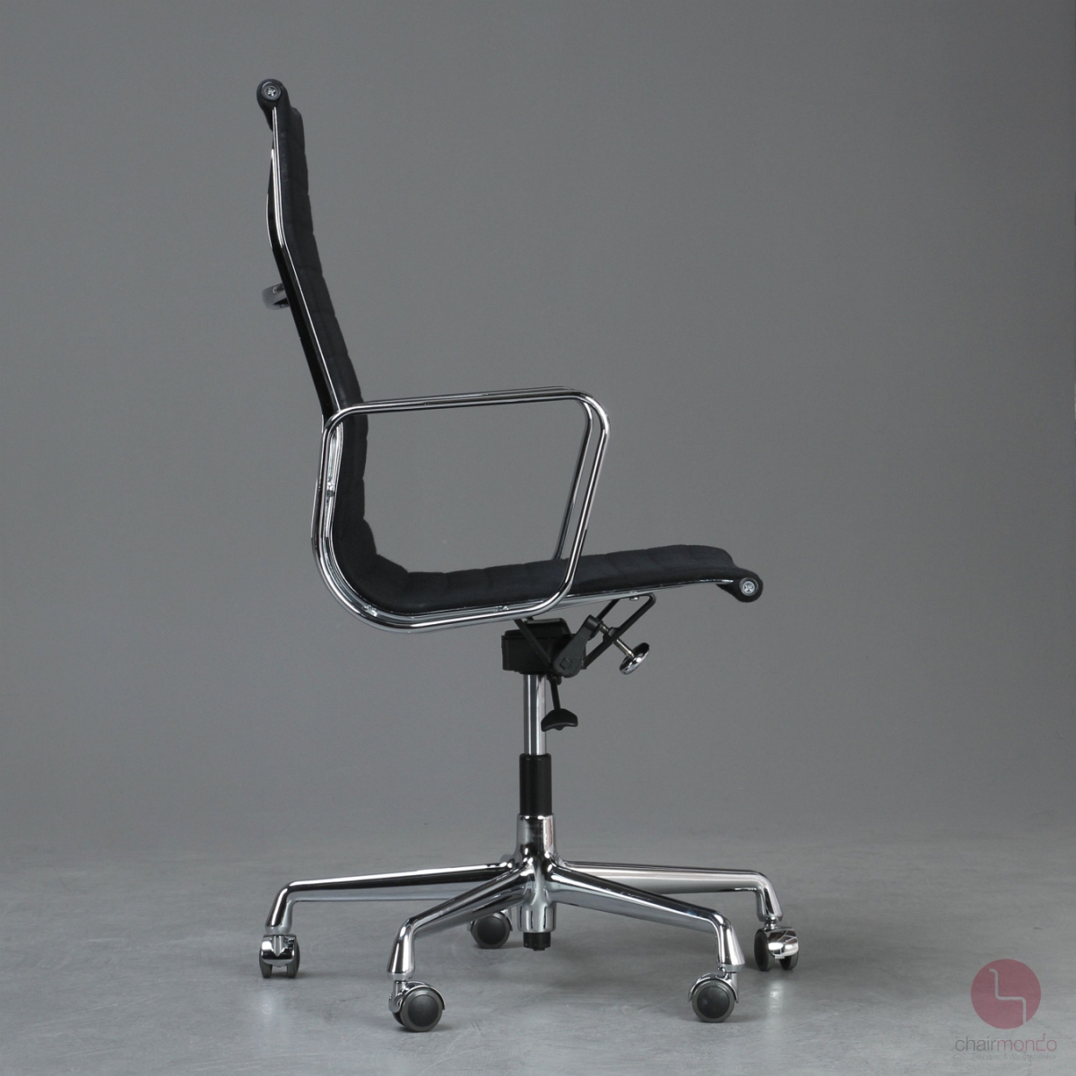 Preview: Vitra EA 119 Bürostuhl mit schwarzem Hopsak gebraucht