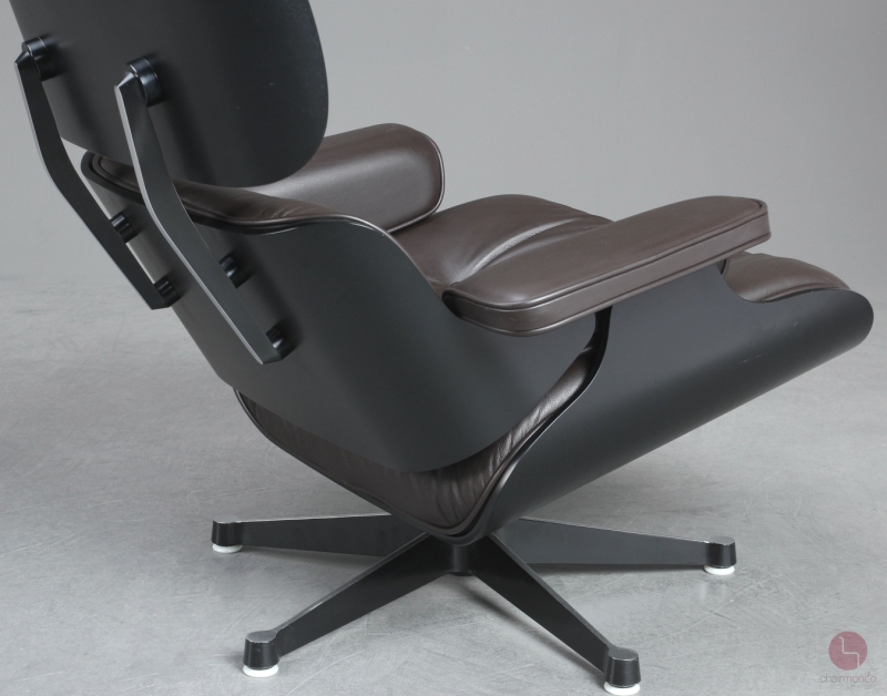 Vitra Eames Lounge Chair Schwarz mit dunkelbraunem Leder gebraucht