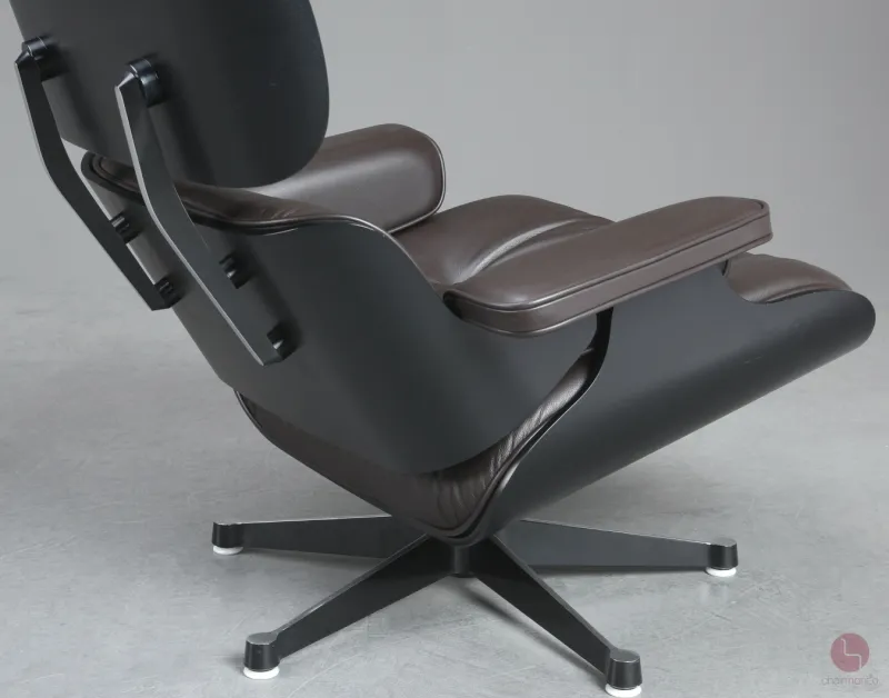 Vitra Eames Lounge Chair Schwarz mit dunkelbraunem Leder gebraucht