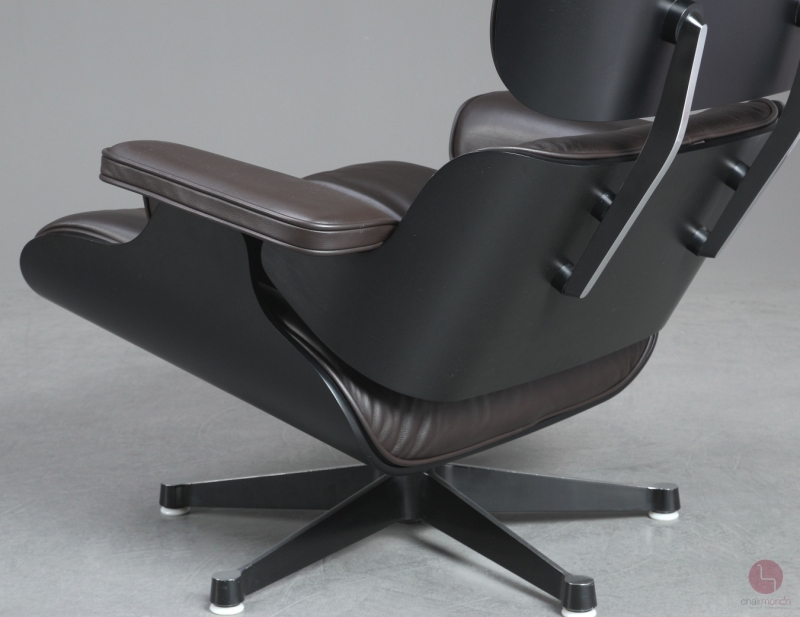 Vitra Eames Lounge Chair Schwarz mit dunkelbraunem Leder gebraucht