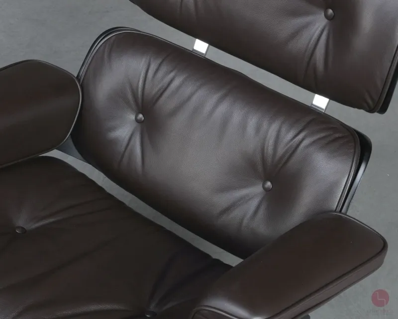 Vitra Eames Lounge Chair Schwarz mit dunkelbraunem Leder gebraucht