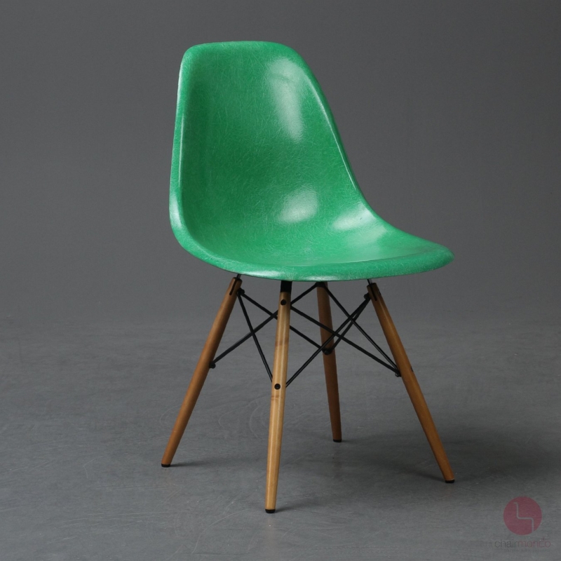 Preview: Vitra Eames DSW Side Chair Fiberglas Hermann Miller Grün Ahorngestell gebraucht