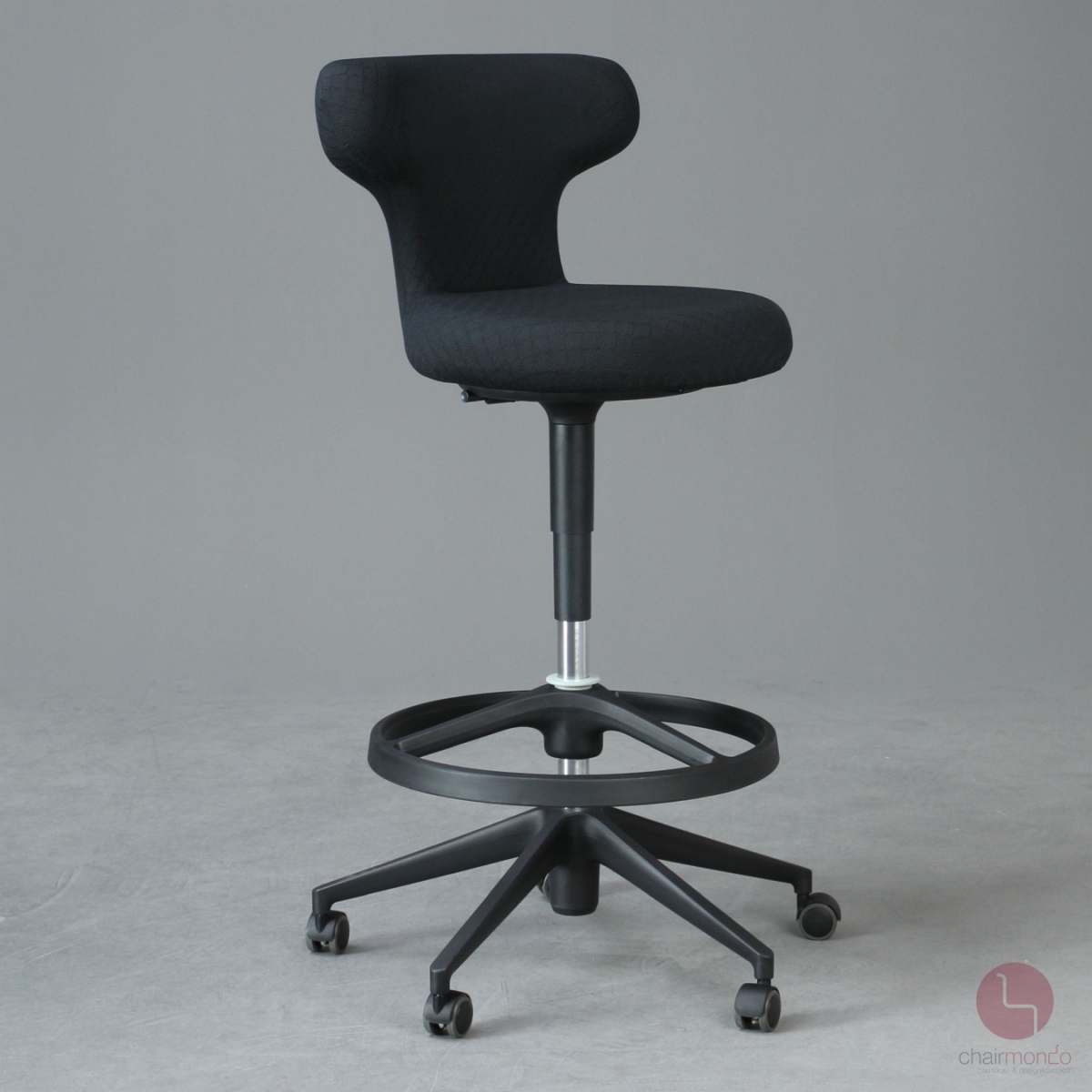 Vitra Pivot Hochstuhl mit schwarzem Stoffbezug höhenverstellbar gebraucht