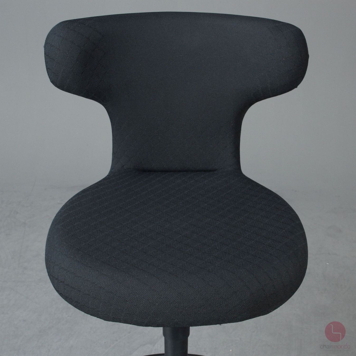Vitra Pivot Hochstuhl mit schwarzem Stoffbezug höhenverstellbar gebraucht