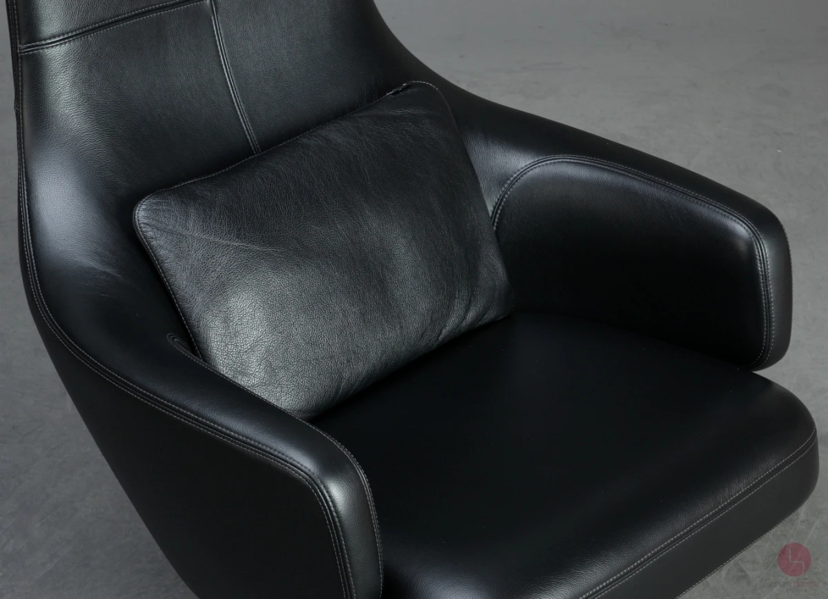 Vitra Repos Sessel Leder Schwarz und Fußbank gebraucht