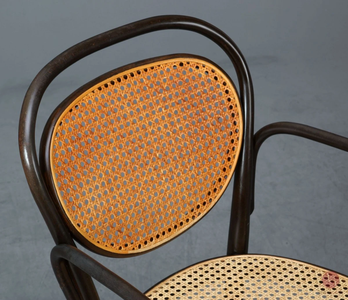 Thonet 215 RF Braun Bugholzstuhl mit Geflecht gebraucht Thonet 215 RF Braun Bugholzstuhl mit Geflecht gebraucht