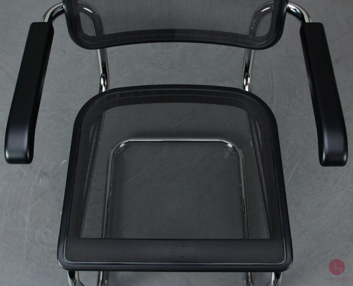 Thonet S64 N Schwarz Freischwinger mit Kunststoff Netzgewebe gebraucht Thonet S64 N Schwarz Freischwinger mit Kunststoff Netzgewebe gebraucht