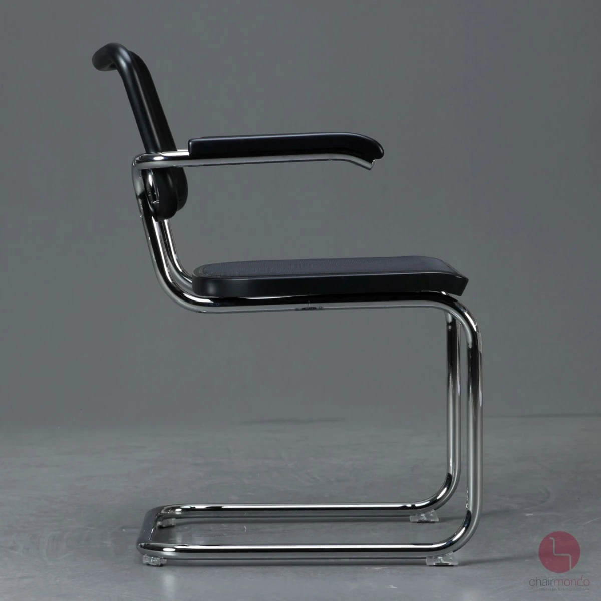 Thonet S64 N Schwarz Freischwinger mit Kunststoff Netzgewebe gebraucht Thonet S64 N Schwarz Freischwinger mit Kunststoff Netzgewebe gebraucht