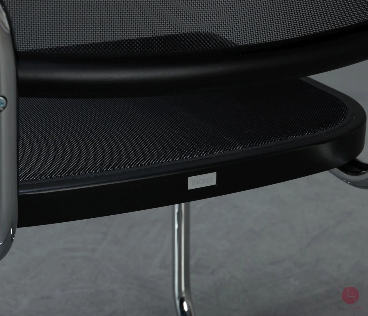 Thonet S64 N Schwarz Freischwinger mit Kunststoff Netzgewebe gebraucht Thonet S64 N Schwarz Freischwinger mit Kunststoff Netzgewebe gebraucht