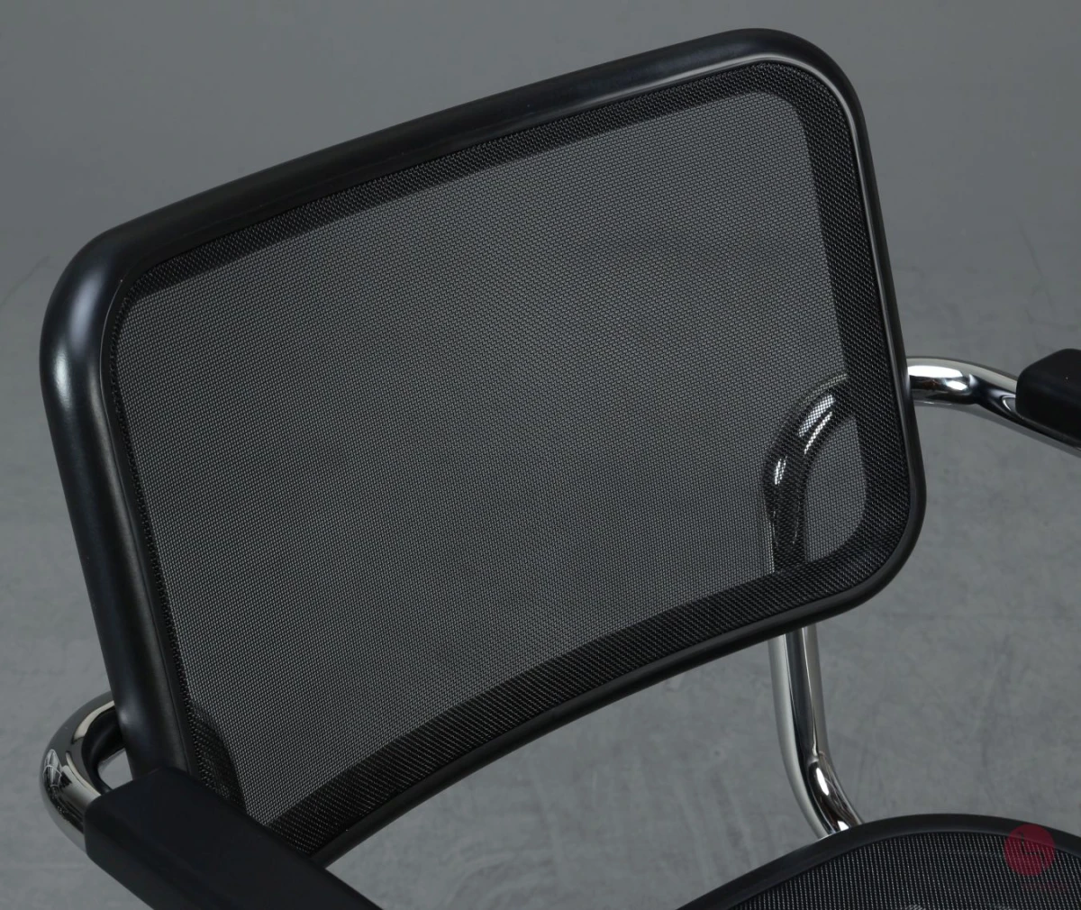 Thonet S64 N Schwarz Freischwinger mit Kunststoff Netzgewebe gebraucht Thonet S64 N Schwarz Freischwinger mit Kunststoff Netzgewebe gebraucht