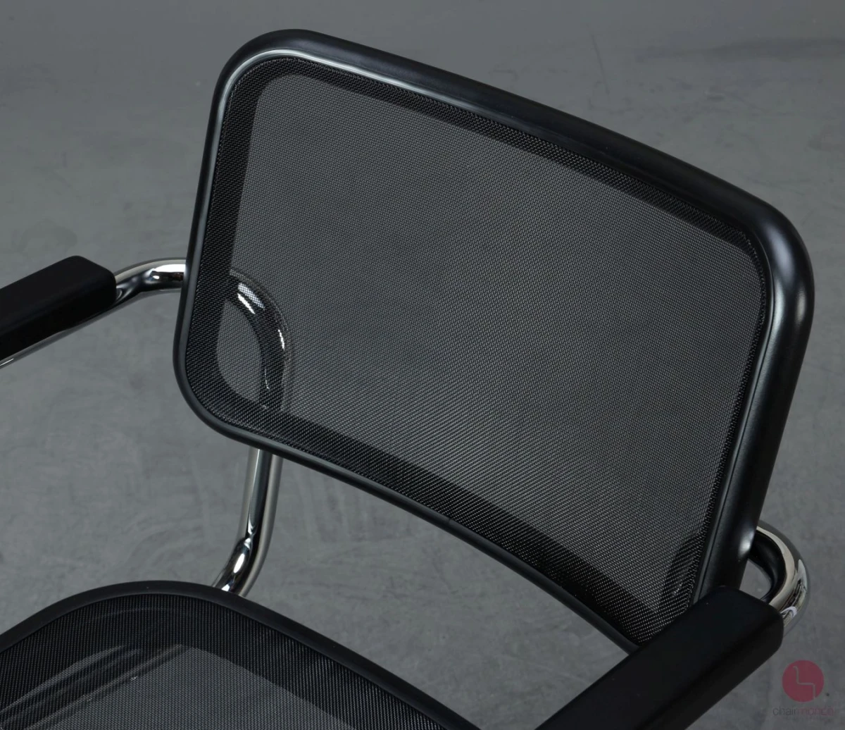 Thonet S64 N Schwarz Freischwinger mit Kunststoff Netzgewebe gebraucht Thonet S64 N Schwarz Freischwinger mit Kunststoff Netzgewebe gebraucht