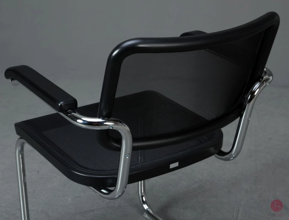 Thonet S64 N Schwarz Freischwinger mit Kunststoff Netzgewebe gebraucht Thonet S64 N Schwarz Freischwinger mit Kunststoff Netzgewebe gebraucht