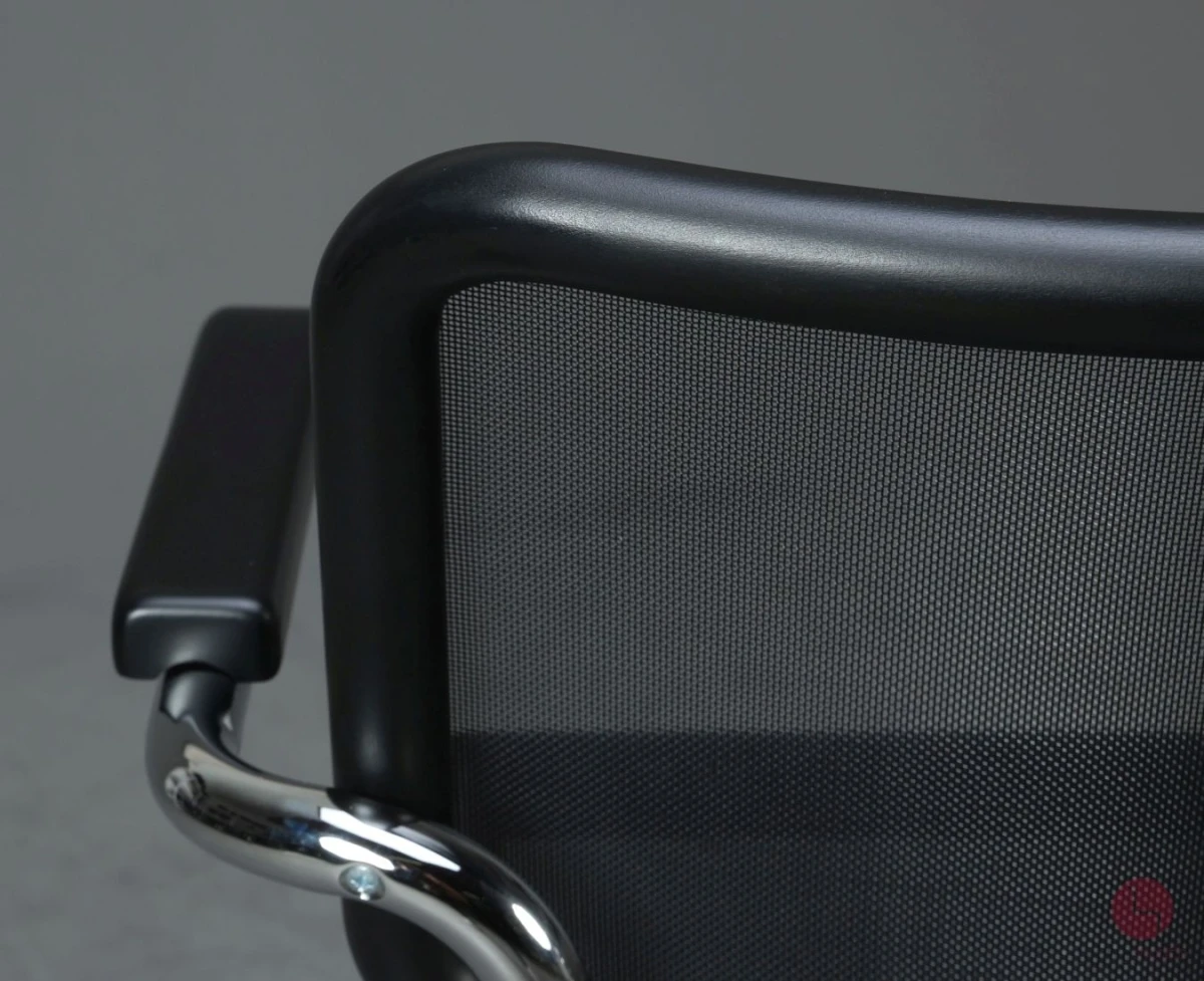 Thonet S64 N Schwarz Freischwinger mit Kunststoff Netzgewebe gebraucht Thonet S64 N Schwarz Freischwinger mit Kunststoff Netzgewebe gebraucht