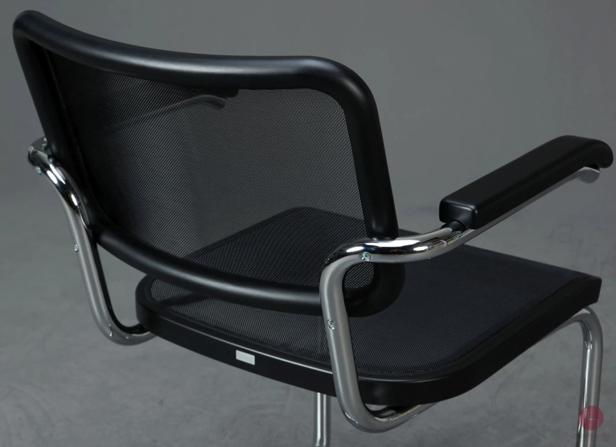 Thonet S64 N Schwarz Freischwinger mit Kunststoff Netzgewebe gebraucht Thonet S64 N Schwarz Freischwinger mit Kunststoff Netzgewebe gebraucht
