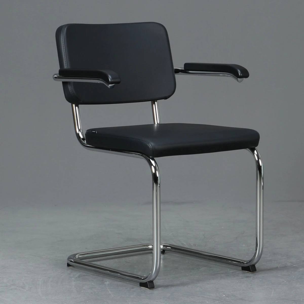 Thonet S64 PV Freischwinger mit Lederpolster NEU Thonet S64 PV Freischwinger mit Lederpolster NEU