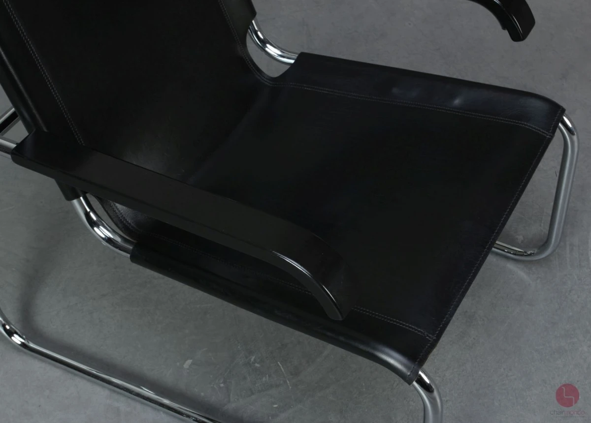 Thonet S35 L Freischwinger Sessel mit schwarzem Leder gebraucht