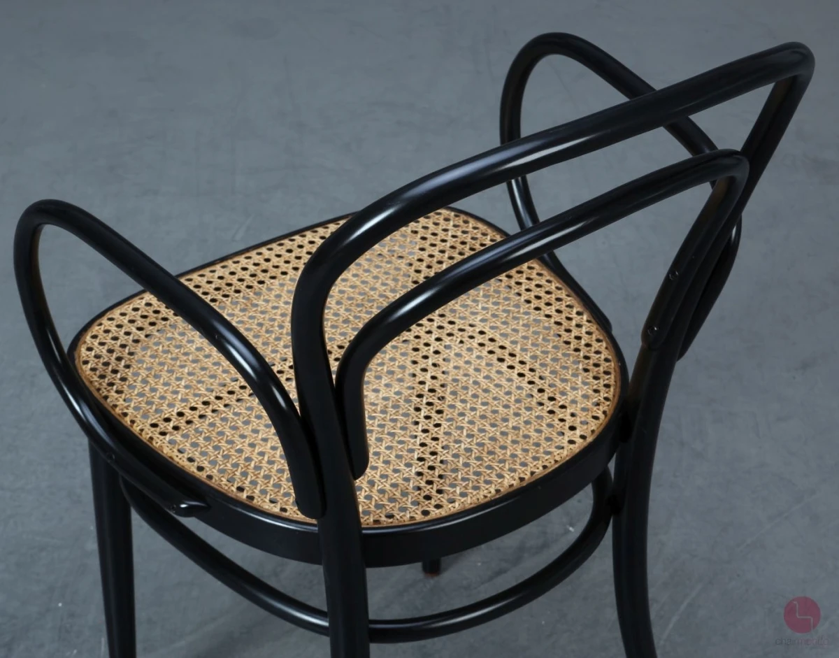 Thonet 214 F Schwarz Bugholzstuhl mit Geflecht gebraucht Thonet 214 F Schwarz Bugholzstuhl mit Geflecht gebraucht