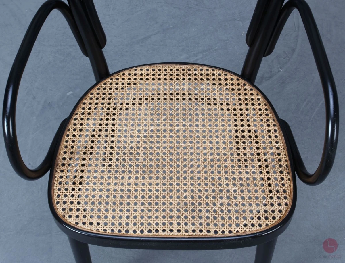 Thonet 214 F Schwarz Bugholzstuhl mit Geflecht gebraucht Thonet 214 F Schwarz Bugholzstuhl mit Geflecht gebraucht