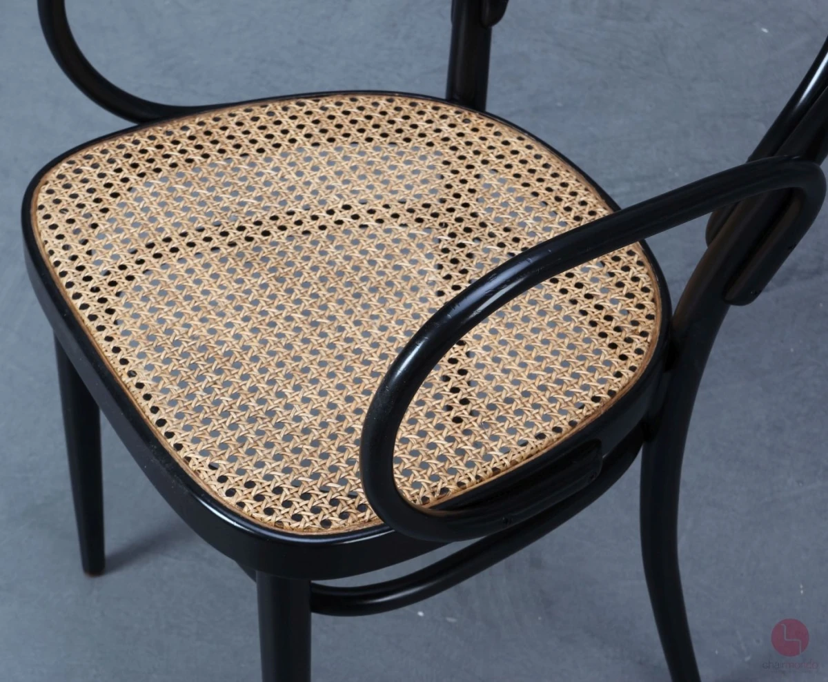 Thonet 214 F Schwarz Bugholzstuhl mit Geflecht gebraucht Thonet 214 F Schwarz Bugholzstuhl mit Geflecht gebraucht