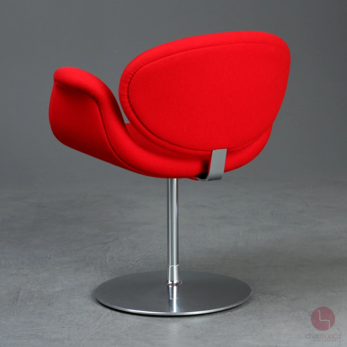 Artifort Little Tulip Chair mit rotem Stoffbezug gebraucht