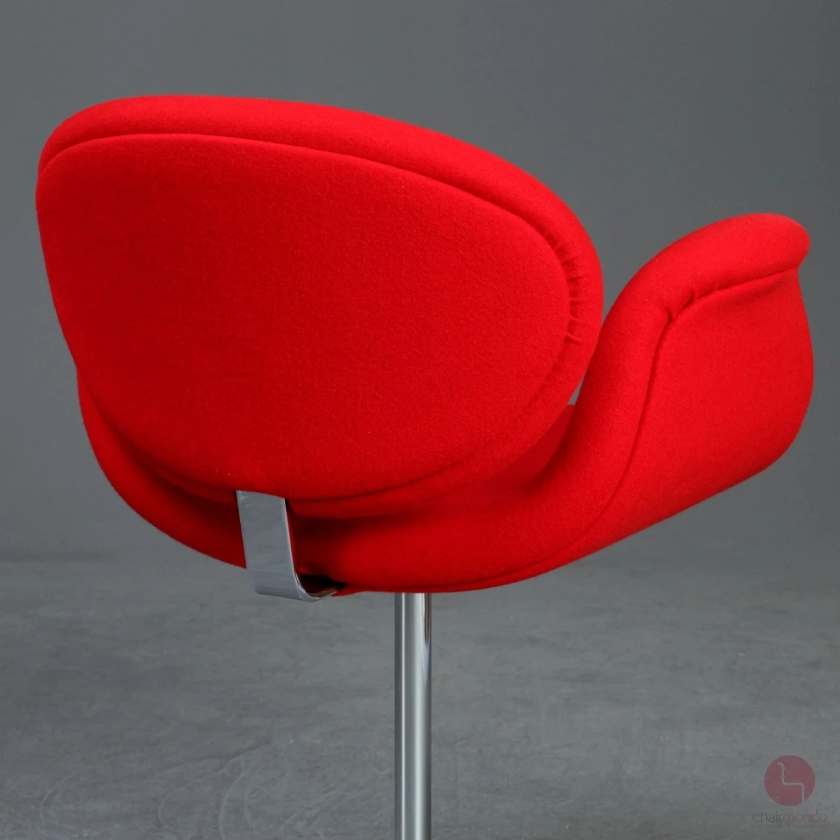 Artifort Little Tulip Chair mit rotem Stoffbezug gebraucht