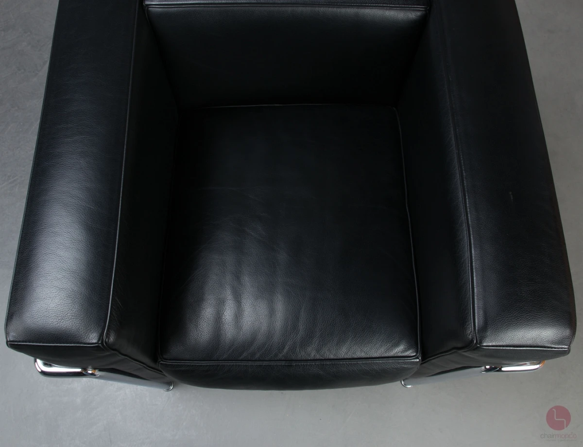 Cassina LC2 Sessel mit schwarzem Leder chairmondo