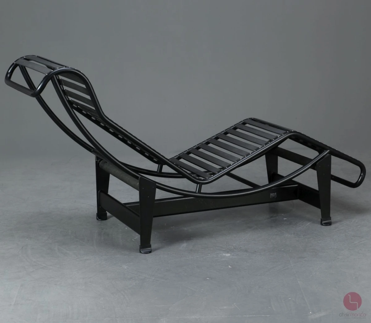 Cassina LC4 Le Corbusier Liege mit Fellauflage Beige gebraucht Cassina LC4 Le Corbusier Liege mit Fellauflage Beige gebraucht