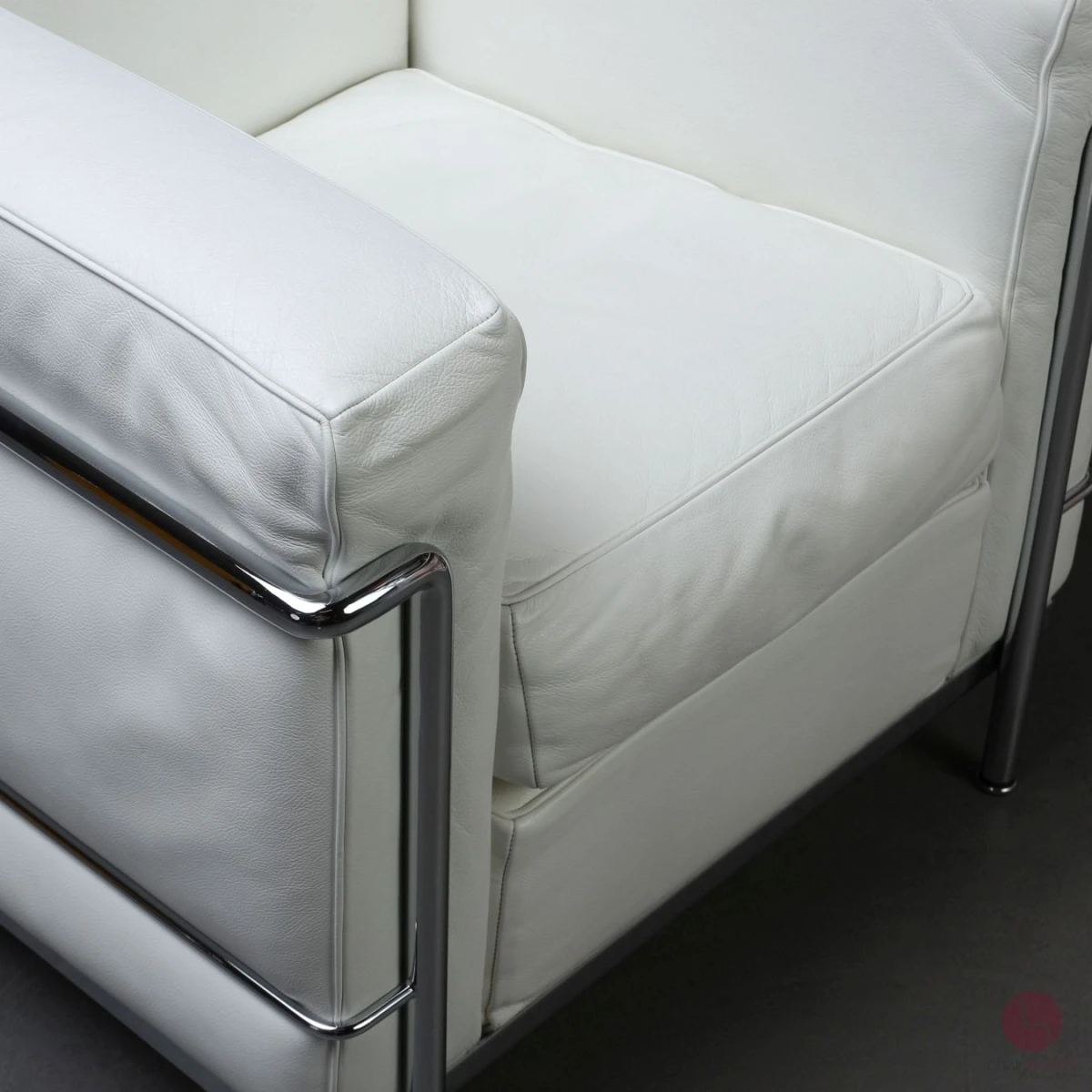 Cassina LC2 Sessel mit weißem Leder chairmondo
