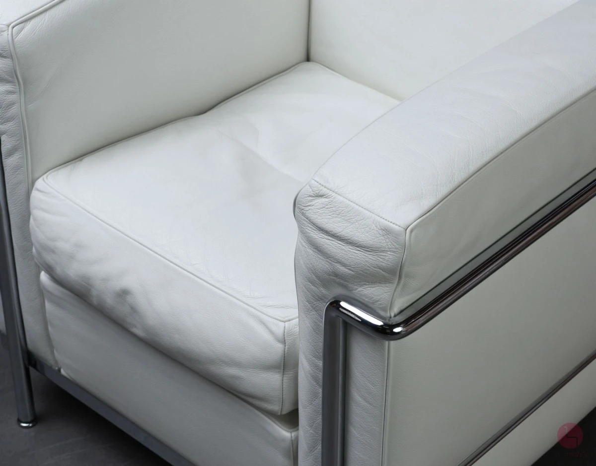 Cassina LC2 Sessel mit weißem Leder chairmondo