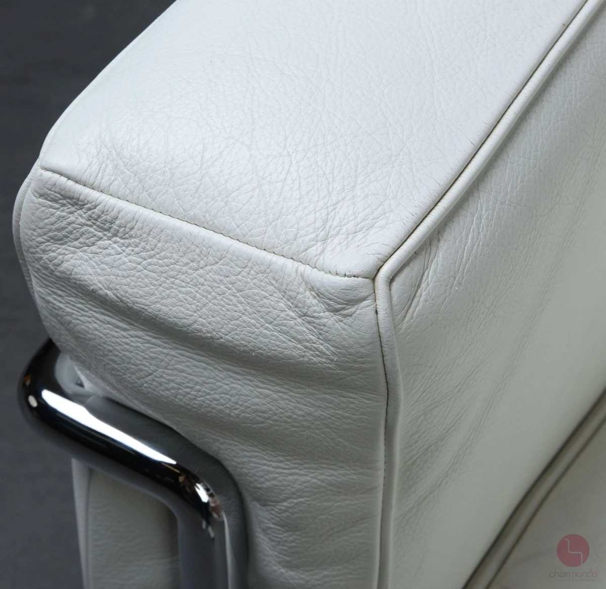 Cassina LC2 Sessel mit weißem Leder chairmondo