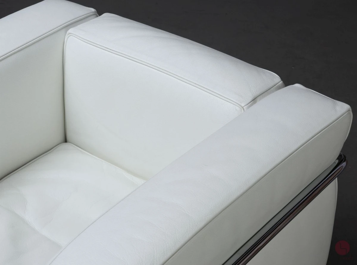 Cassina LC2 Sessel mit weißem Leder chairmondo