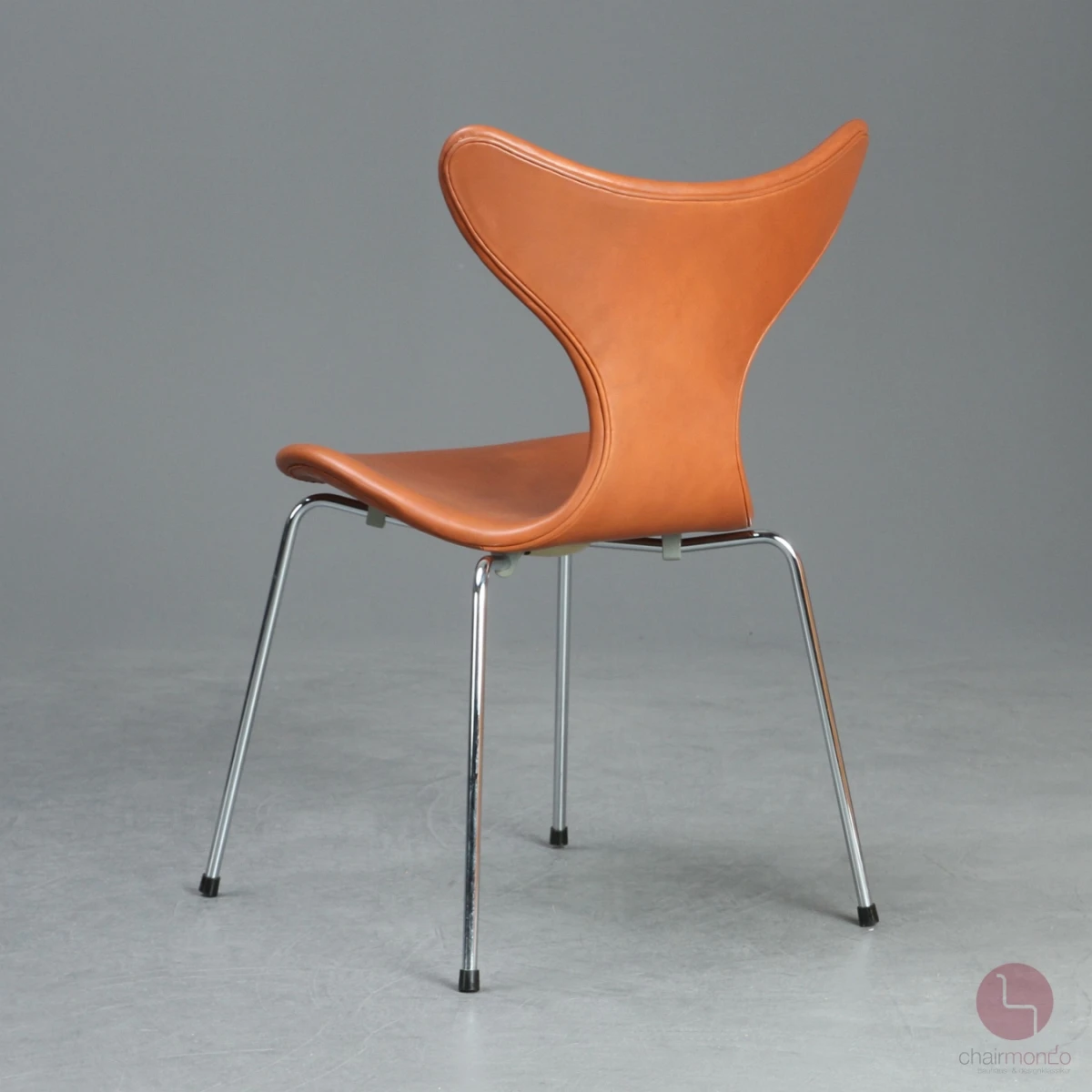 Fritz Hansen 3108 Lily Chair mit braunem Lederpolster gebraucht