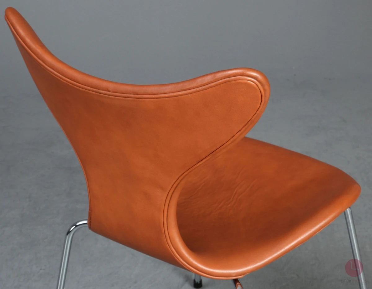 Fritz Hansen 3108 Lily Chair mit braunem Lederpolster gebraucht