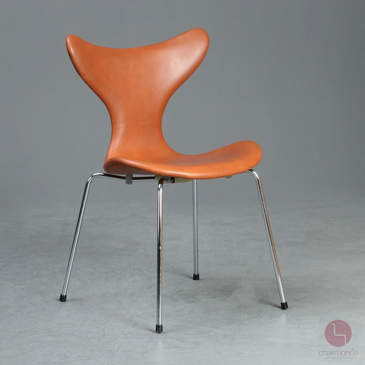 Fritz Hansen 3108 Lily Chair mit braunem Lederpolster gebraucht