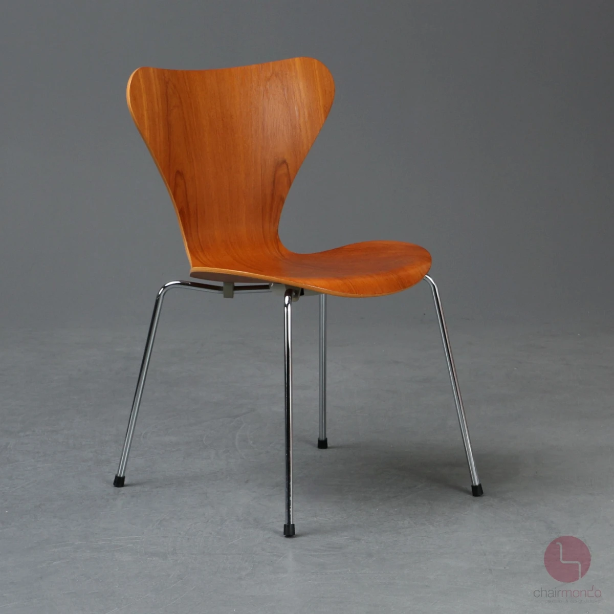 Fritz Hansen Serie 7 Stuhl in Eiche Dunkel Ausführung gebraucht Fritz Hansen Serie 7 Stuhl in Eiche Dunkel Ausführung gebraucht