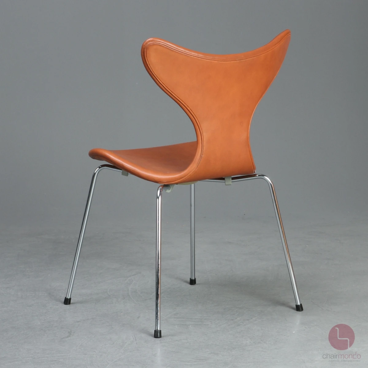 Fritz Hansen 3108 Lily Chair mit braunem Lederpolster gebraucht