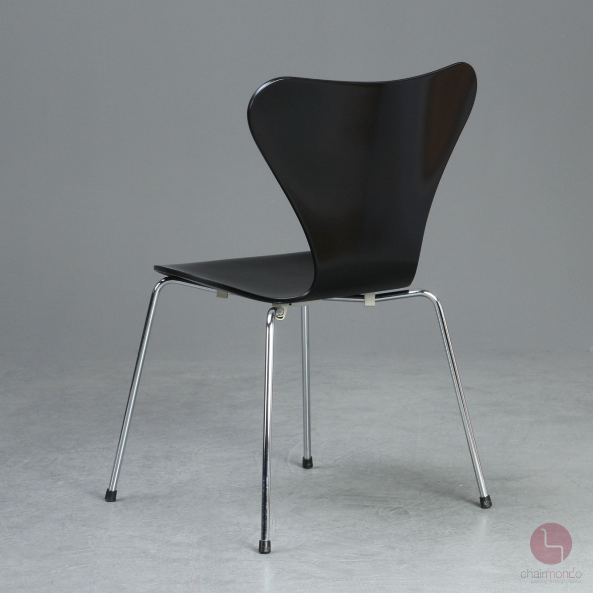 Fritz Hansen Serie 7 Stuhl in Schwarz neu lackiert - gebraucht