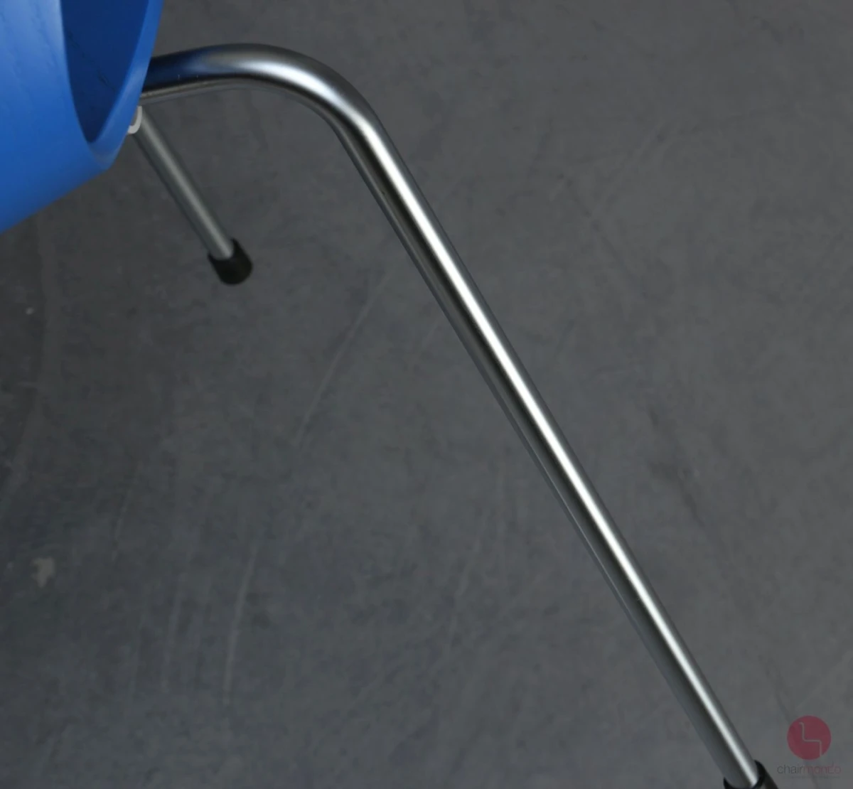 Fritz Hansen 3107 Serie 7 in Blau lackiert gebraucht Fritz Hansen 3107 Serie 7 in Blau lackiert gebraucht