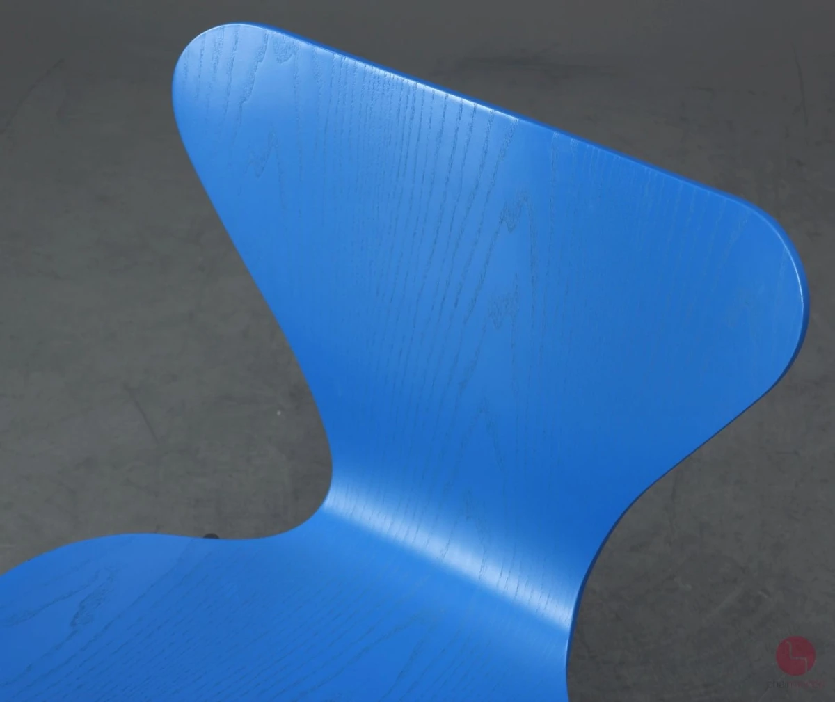 Fritz Hansen 3107 Serie 7 in Blau lackiert gebraucht Fritz Hansen 3107 Serie 7 in Blau lackiert gebraucht