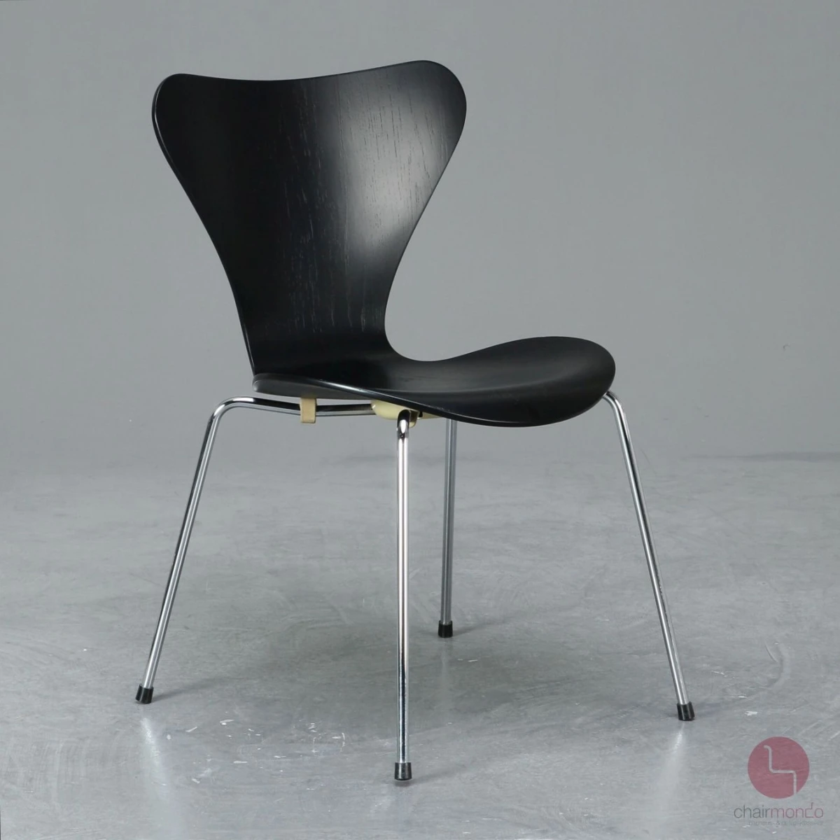 Fritz Hansen 3107 Serie 7 in Schwarz gebraucht Fritz Hansen 3107 Serie 7 in Schwarz gebraucht