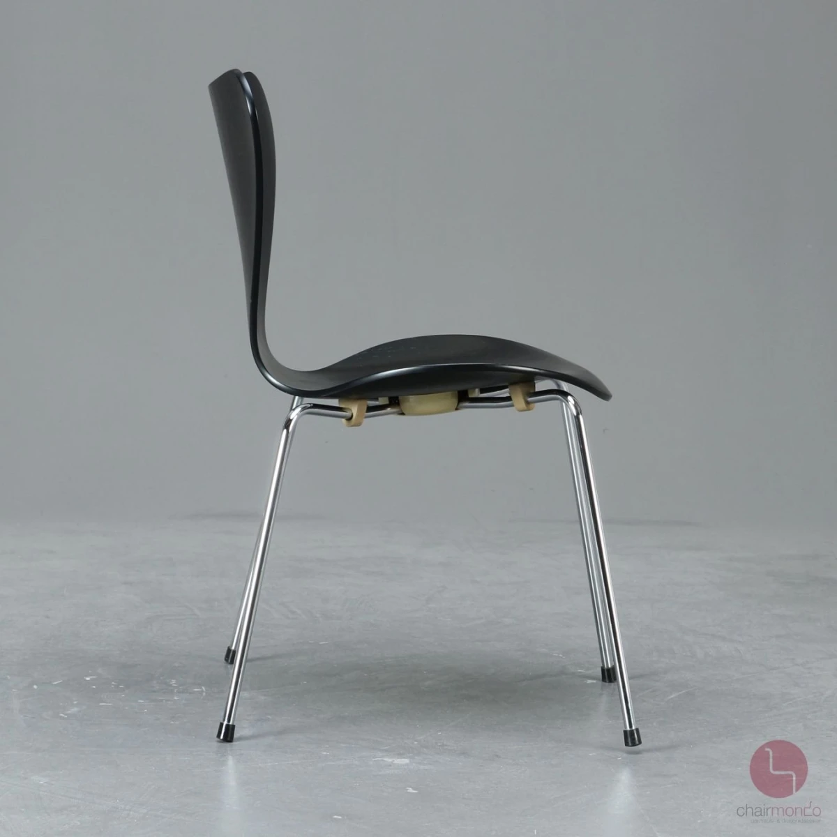 Fritz Hansen 3107 Serie 7 in Schwarz gebraucht Fritz Hansen 3107 Serie 7 in Schwarz gebraucht