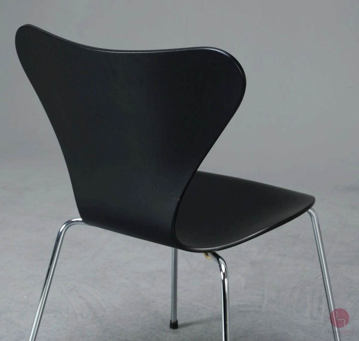 Fritz Hansen 3107 Serie 7 in Schwarz gebraucht Fritz Hansen 3107 Serie 7 in Schwarz gebraucht