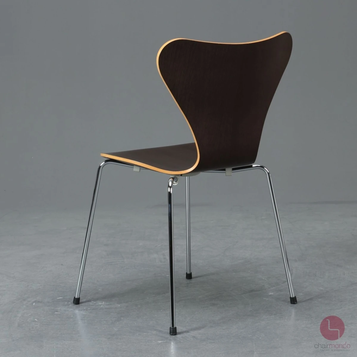 Fritz Hansen 3107 Serie 7 in Eiche Dunkelbraun gebraucht Fritz Hansen 3107 Serie 7 in Eiche Dunkelbraun gebraucht