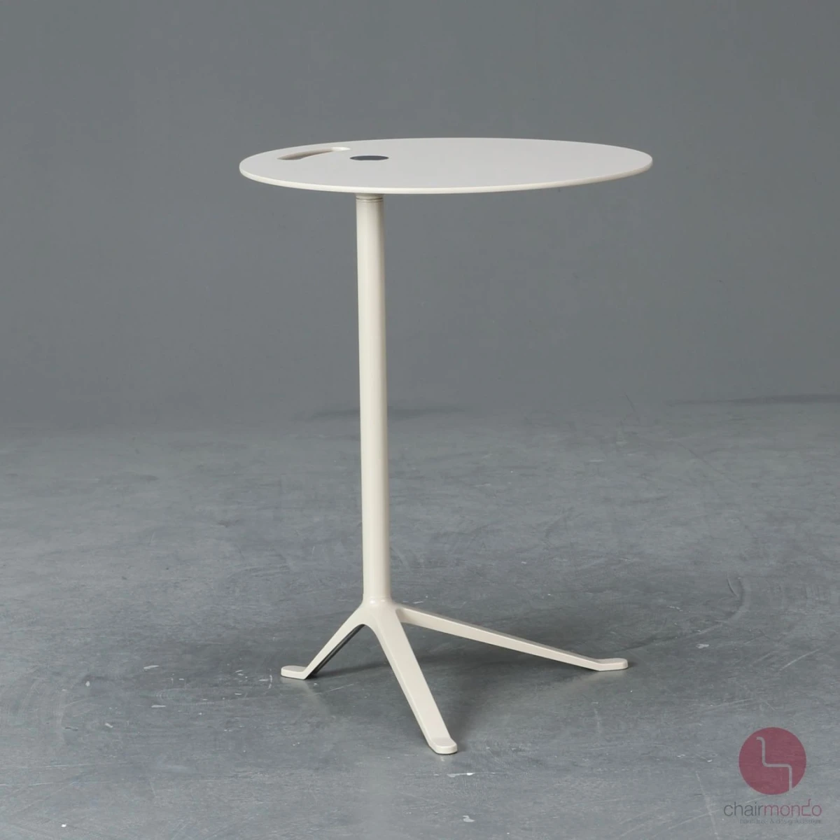 Fritz Hansen KS12 Little Friend Beistelltisch in Taupe - gebraucht Fritz Hansen KS12 Little Friend Beistelltisch in Taupe - gebraucht