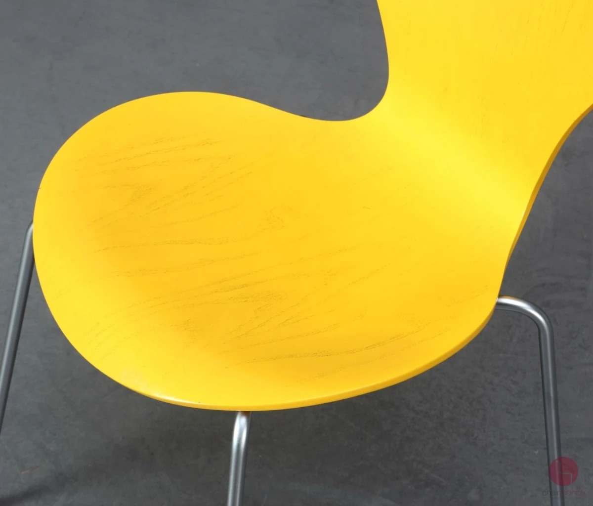 Fritz Hansen 3107 Serie 7 Gelb lackiert gebraucht Fritz Hansen 3107 Serie 7 Gelb lackiert gebraucht